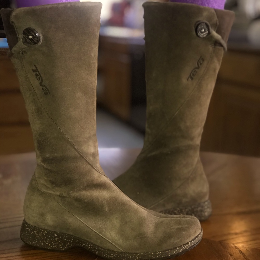 Teva s/n 4026 brown Suede Side Zip Boots Women's